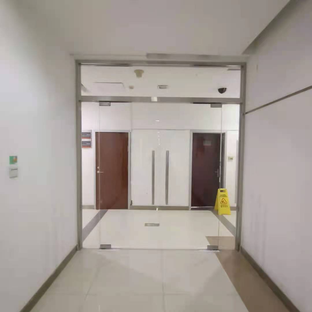 濟南玻璃門斷電如何上鎖?怎么加裝門禁呢?