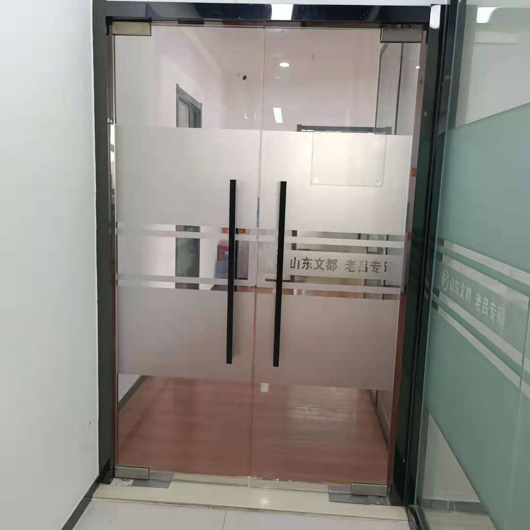 浴室玻璃門的種類有哪些？
